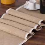 Ho realizzato questi bellissimi tovaglioli per i pasti mentre cercavo di lanciarlo senza la macchina da cucire e senza usare scarti di stoffa di sacchetti.